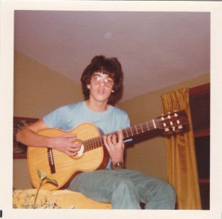 photo2 – Meleti - Classical guitar 1976